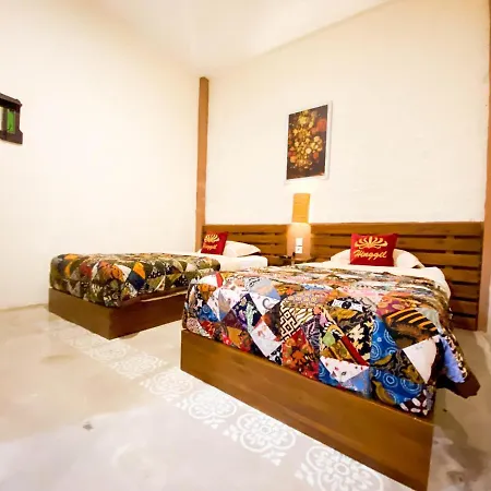 Hinggil Homestay Syariah Malioboro Yogya RedPartner Yogyakarta Bagian luar foto